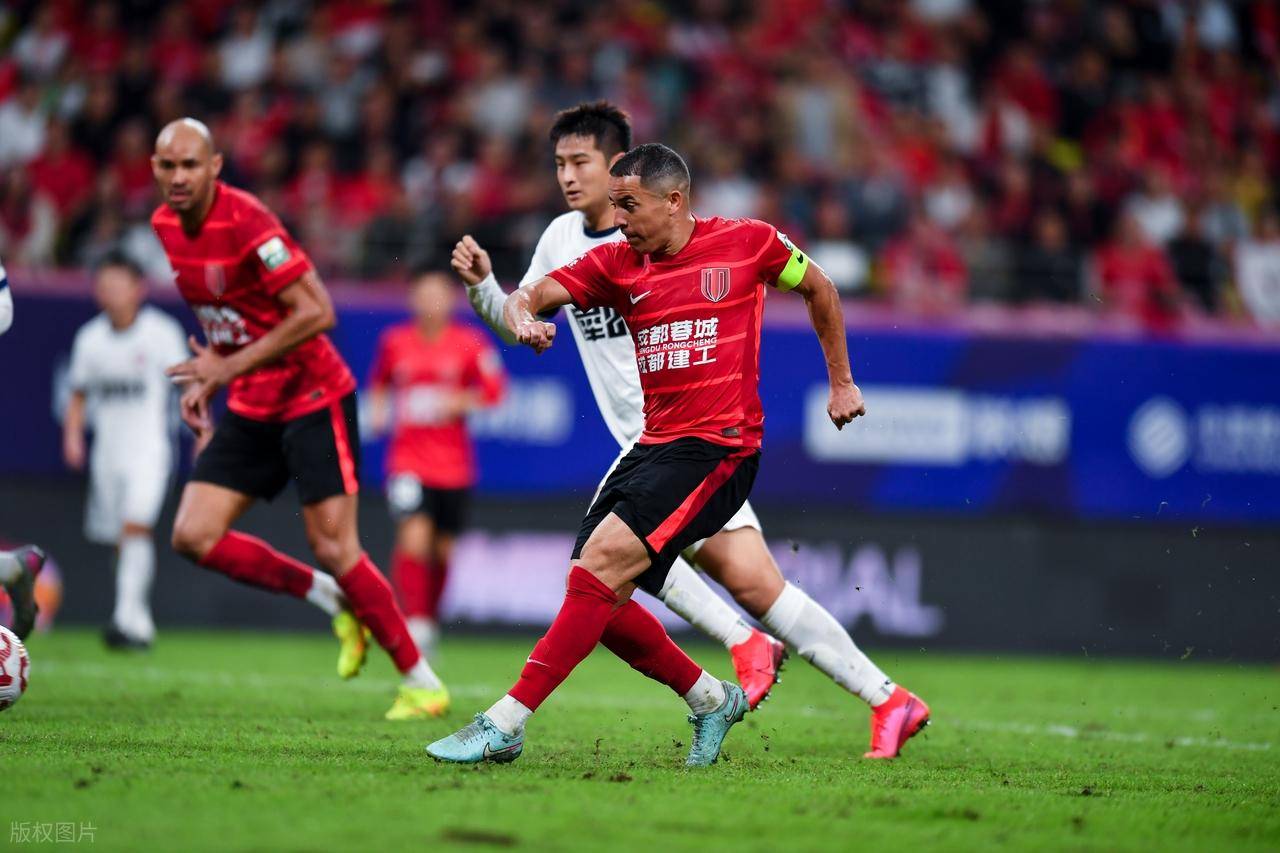 开云体育关于阿贾克斯迎亚冠关键赛，今晚复出首秀，更衣室稳定，轮换策略成焦点的信息